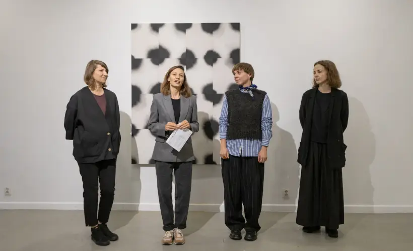 zdjęcie z wystawy Skład bławatny